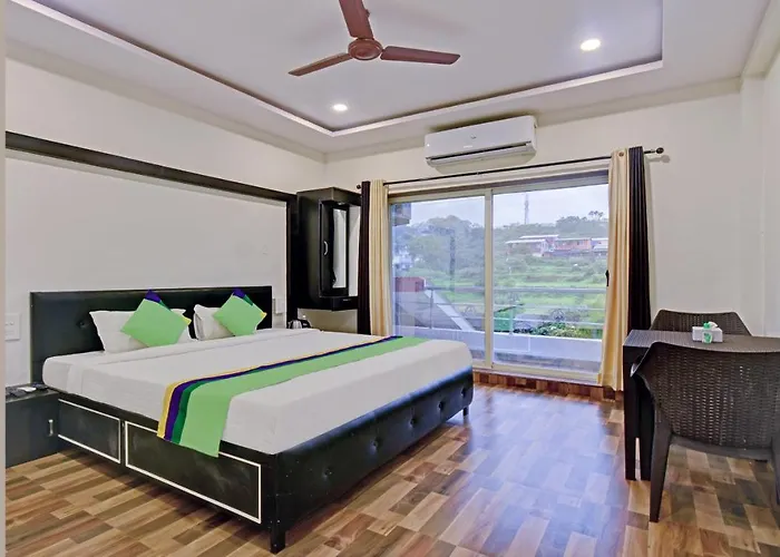 Treebo Paradise Inn With Mountain View